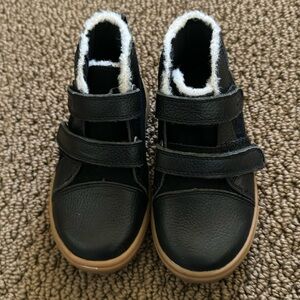 Ugg boys shoes